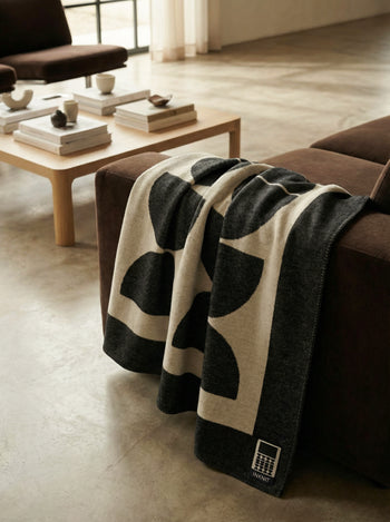 LE DANSE THROW BLANKET
